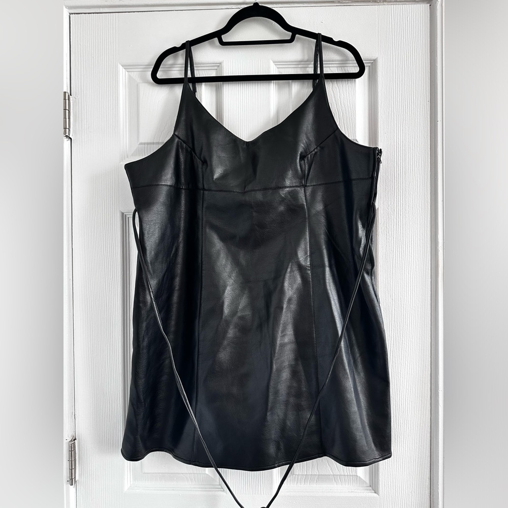 Vintage Chévere Faux-leather mini baby doll dress
